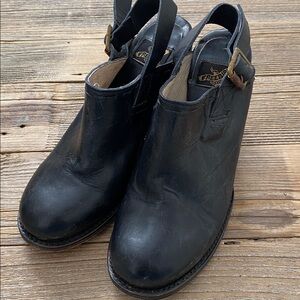 Freebird by Steven Gold Heeled Slingback Clogs. Black. Size 8.